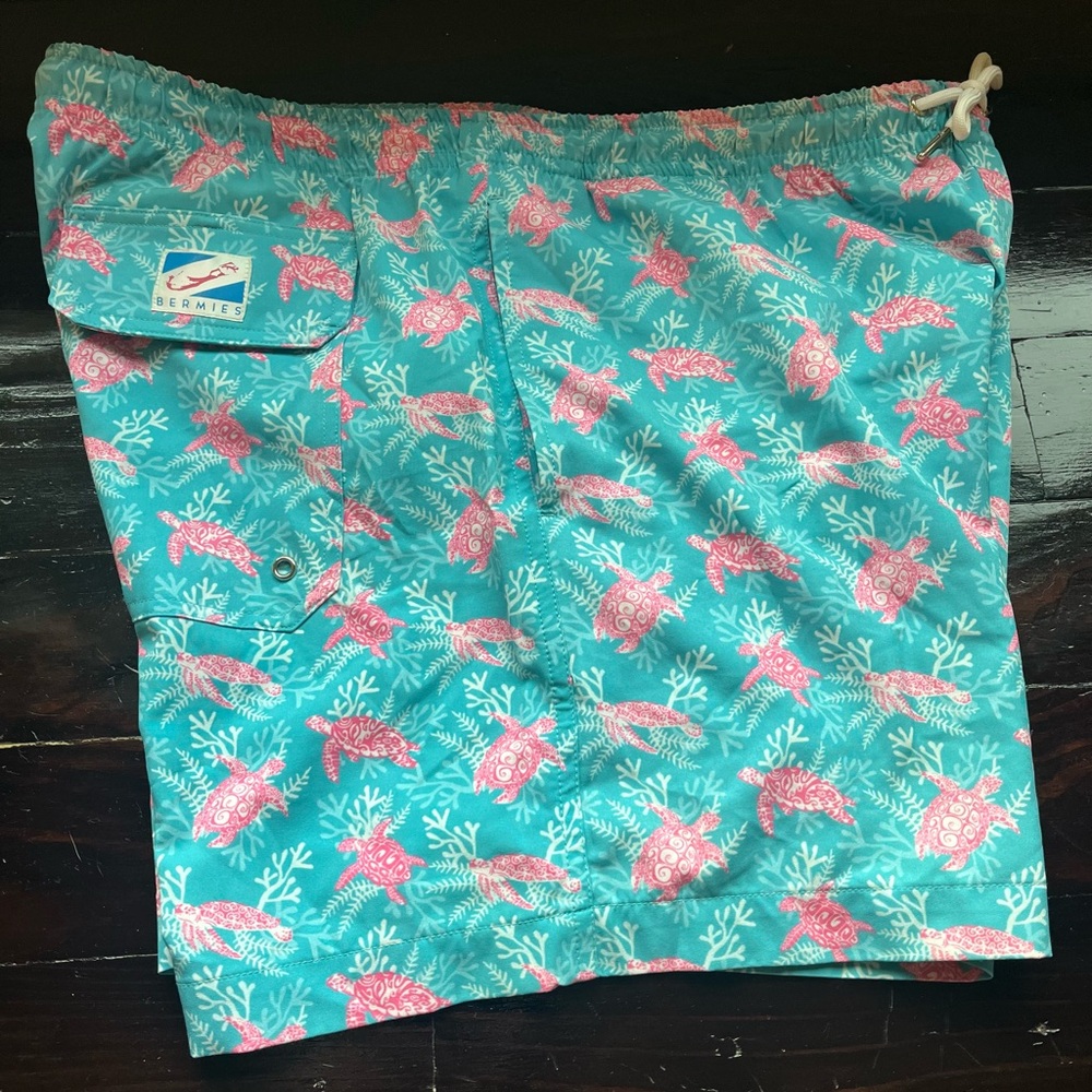 Bermies men’s size large swim trunks